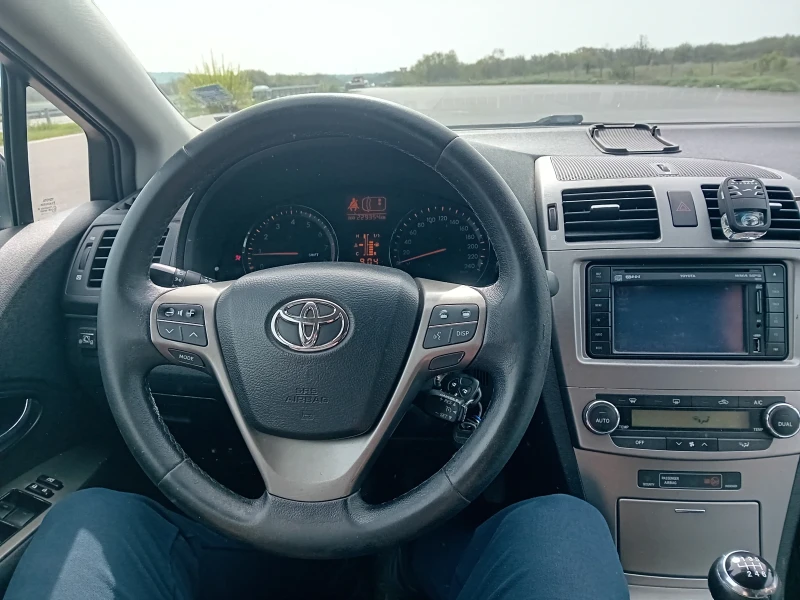Toyota Avensis, снимка 6 - Автомобили и джипове - 52556730