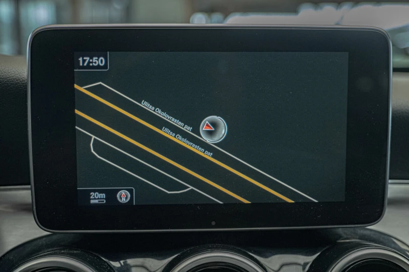 Mercedes-Benz C 250 CDI/BlueTEC/4MATIC/AMG/7G/Панорама, снимка 12 - Автомобили и джипове - 51279217