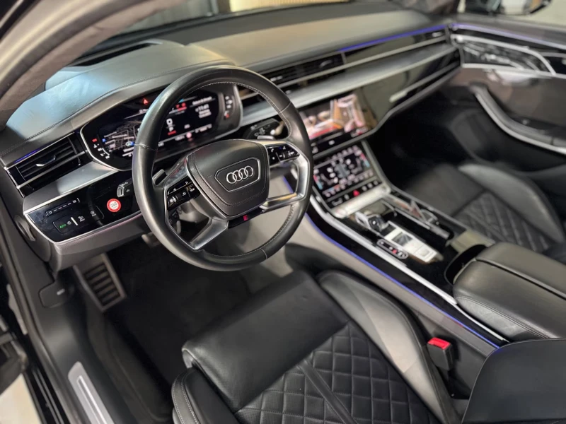 Audi S8 4.0TFS/571HP/MASSAGE/360/AIR/MEMO/HUD/LASER/700fPR, снимка 12 - Автомобили и джипове - 51596735