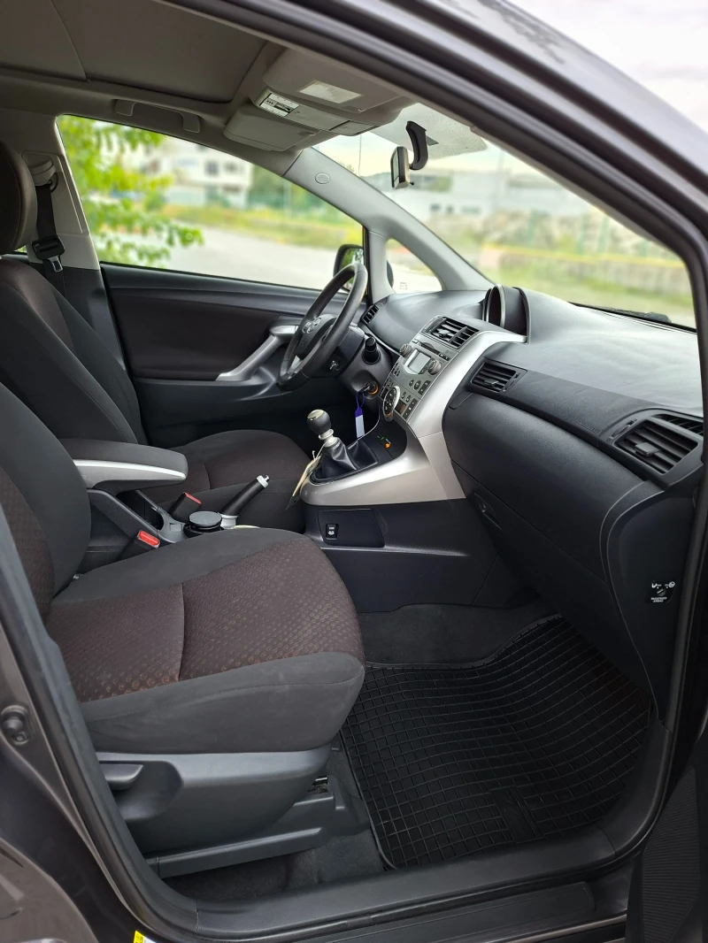 Toyota Verso 2.0D4d , снимка 9 - Автомобили и джипове - 52044058