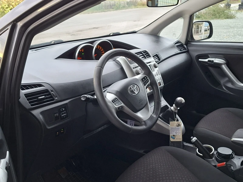 Toyota Verso 2.0D4d , снимка 7 - Автомобили и джипове - 52044058