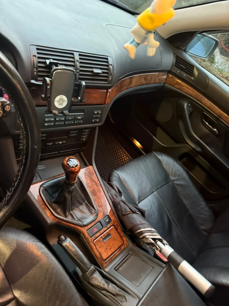 BMW 520, снимка 4 - Автомобили и джипове - 53291819