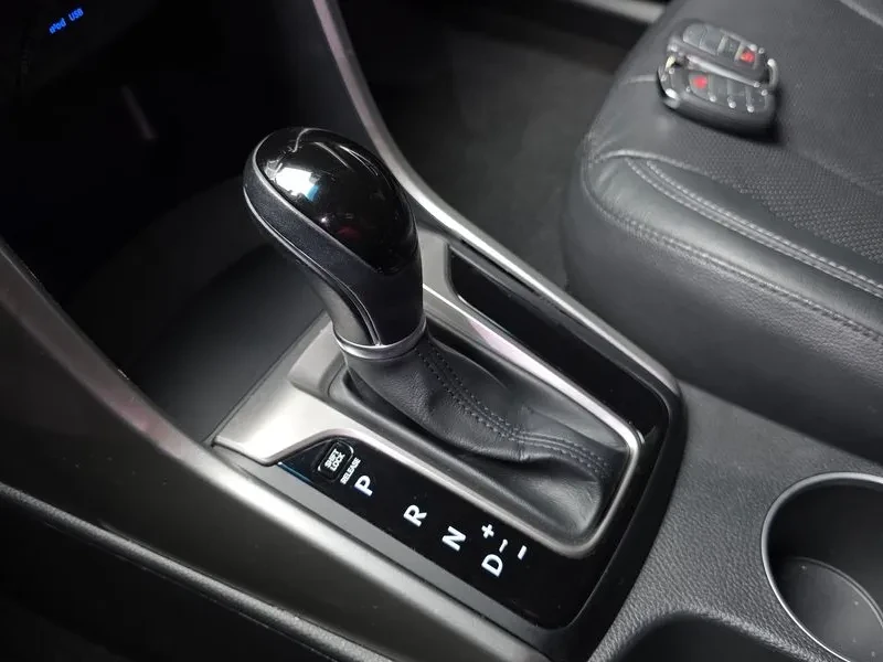 Hyundai I30 2.0 Pyl, снимка 9 - Автомобили и джипове - 56303966
