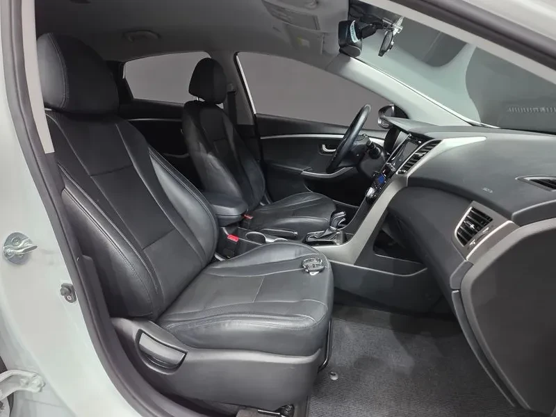Hyundai I30 2.0 Pyl, снимка 10 - Автомобили и джипове - 56303966