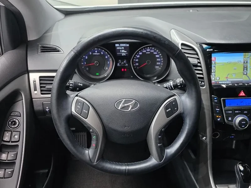 Hyundai I30 2.0 Pyl, снимка 14 - Автомобили и джипове - 56303966