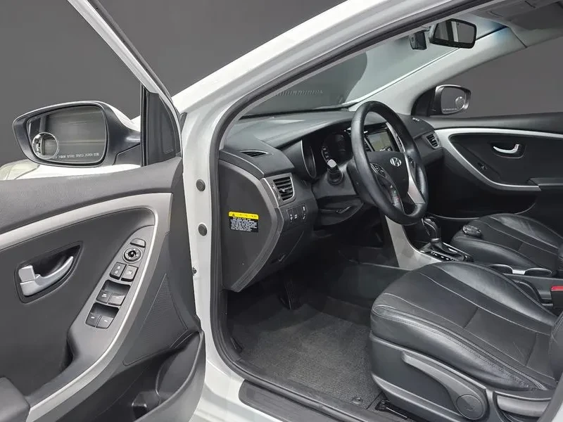 Hyundai I30 2.0 Pyl, снимка 11 - Автомобили и джипове - 56303966