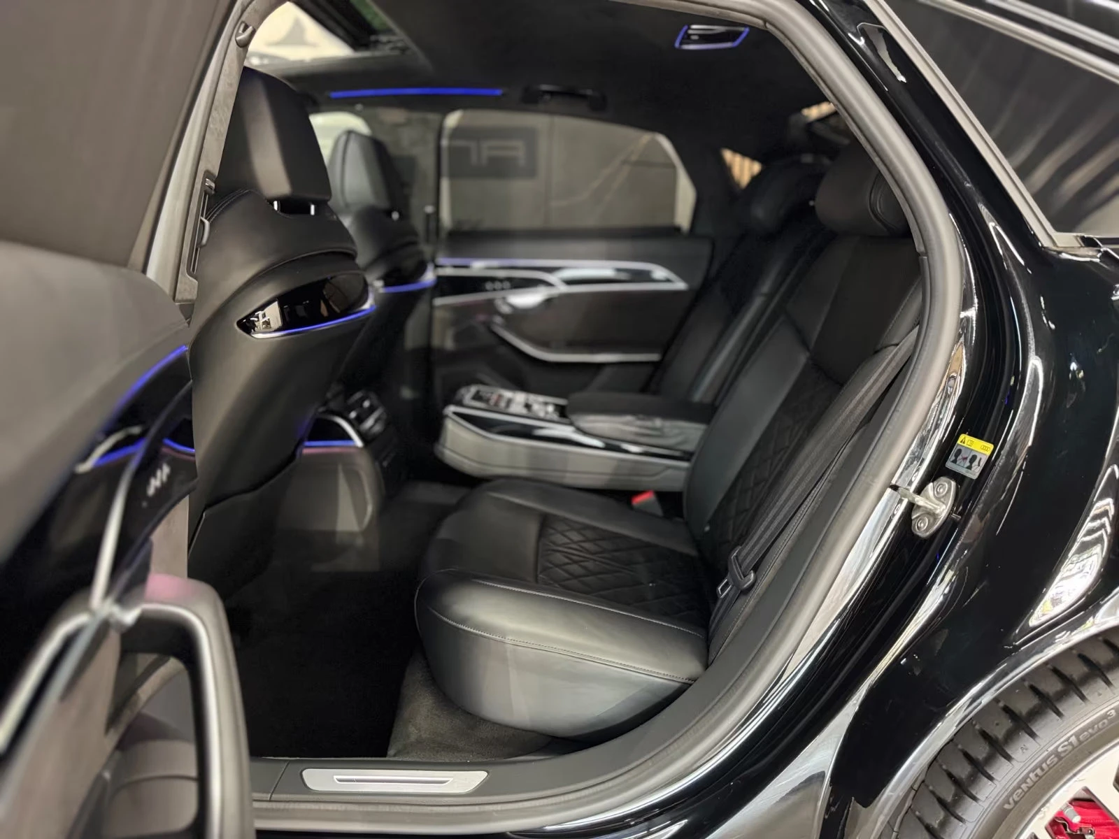 Audi S8 4.0TFSI/571HP/MASSAGE/360/AIR/MEMO/HUD/LASER/700f | Mobile.bg   15