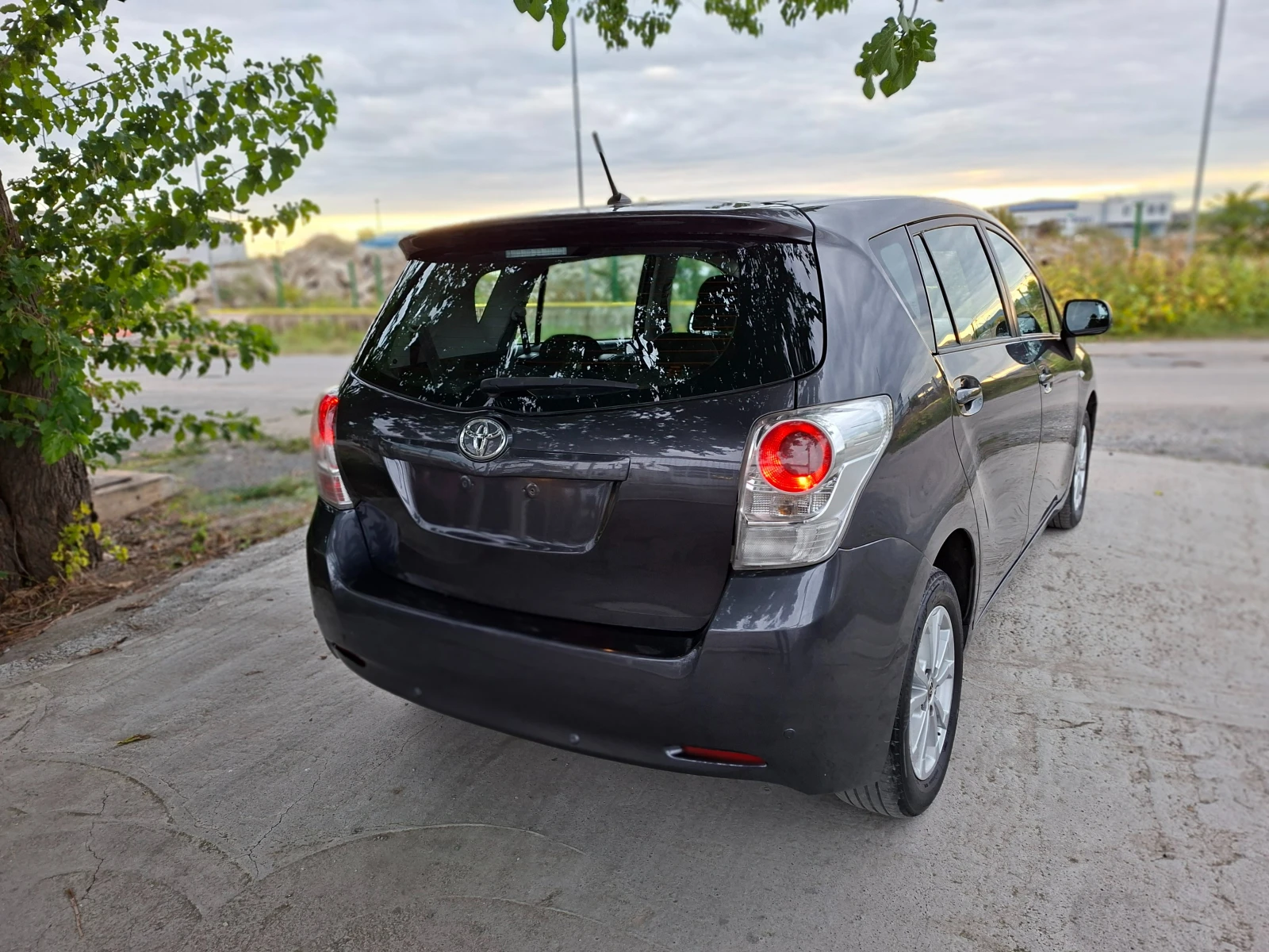Toyota Verso 2.0D4d  - изображение 5