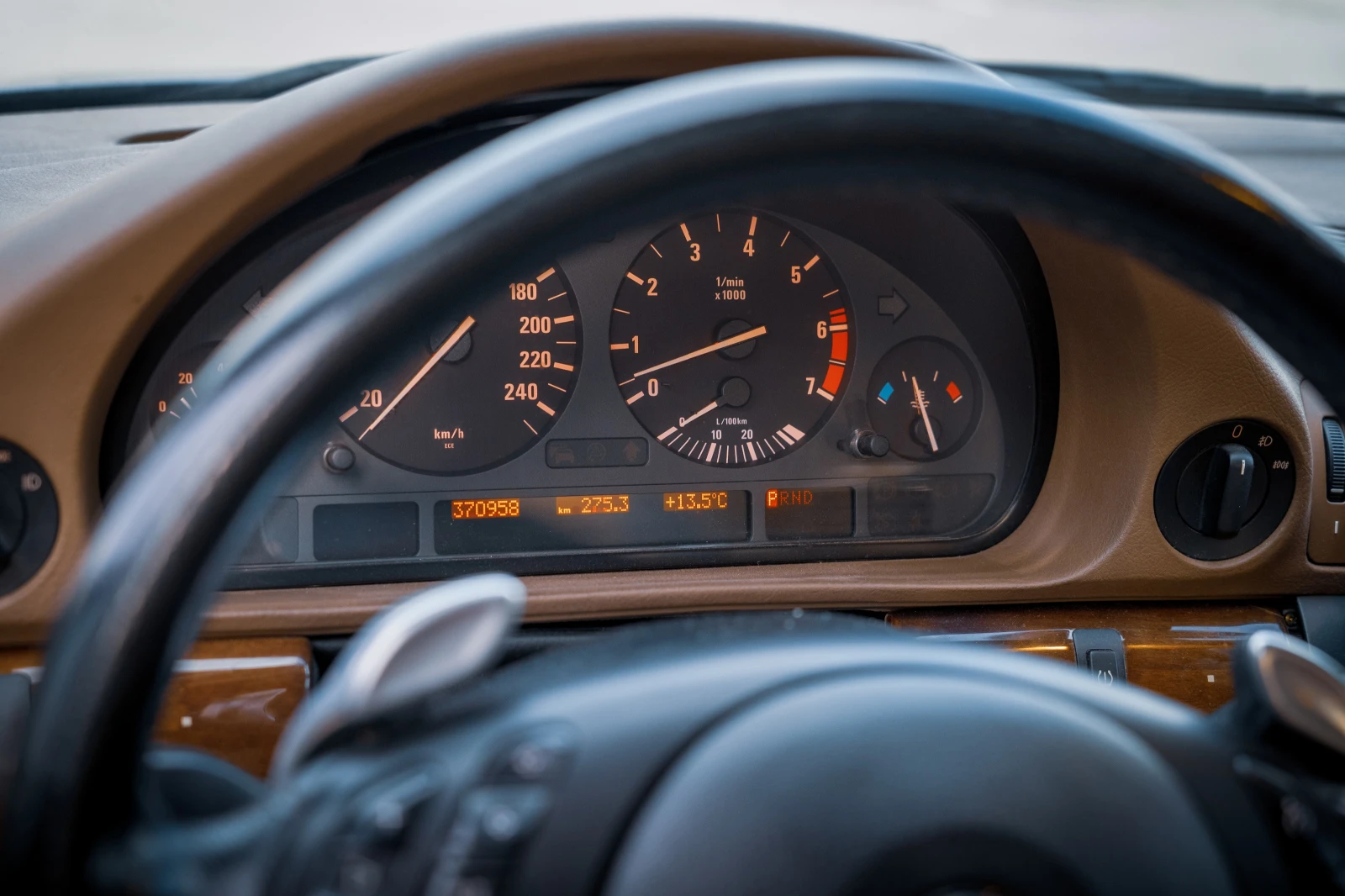 BMW 735 Individual Face, снимка 8 - Автомобили и джипове - 54175011