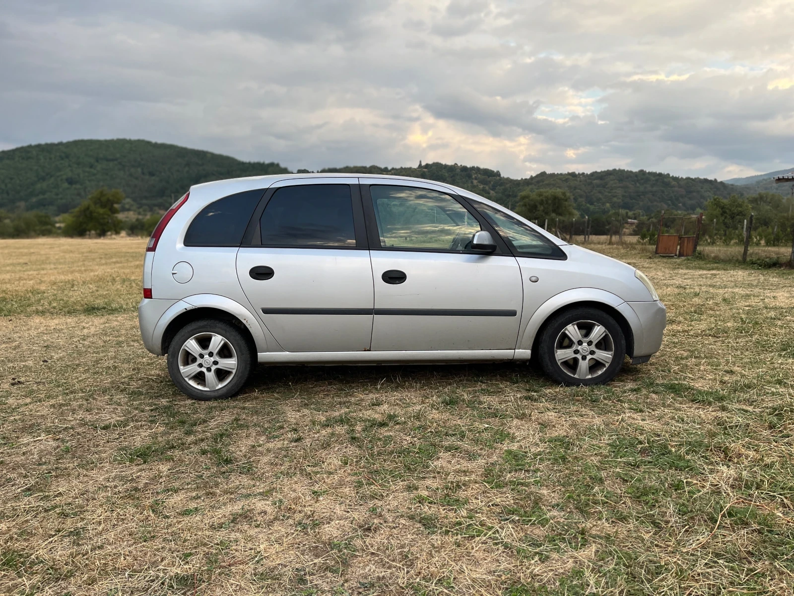 Opel Meriva, снимка 3 - Автомобили и джипове - 54442660