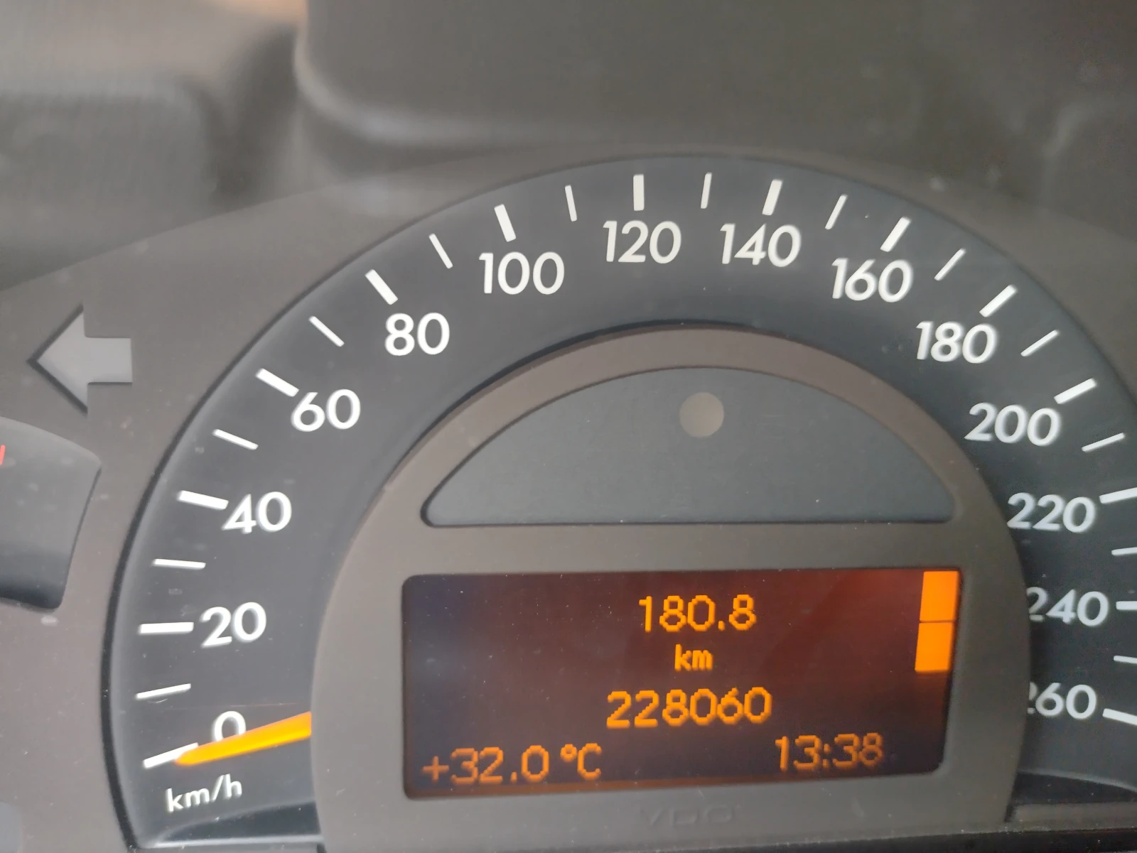 Mercedes-Benz C 200 ELEGANCE, снимка 17 - Автомобили и джипове - 55193601