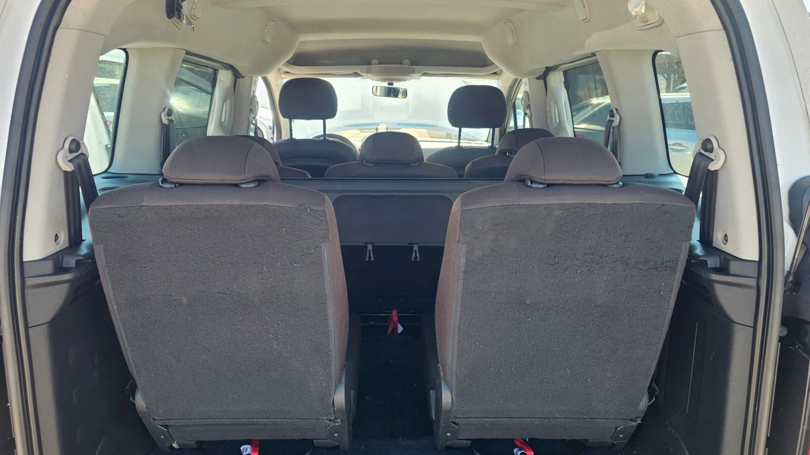 Peugeot Partner 1.6HDI 7 MESTA, снимка 15 - Автомобили и джипове - 55472253