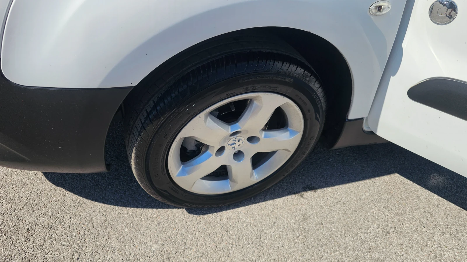 Peugeot Partner 1.6HDI 7 MESTA, снимка 7 - Автомобили и джипове - 55472253