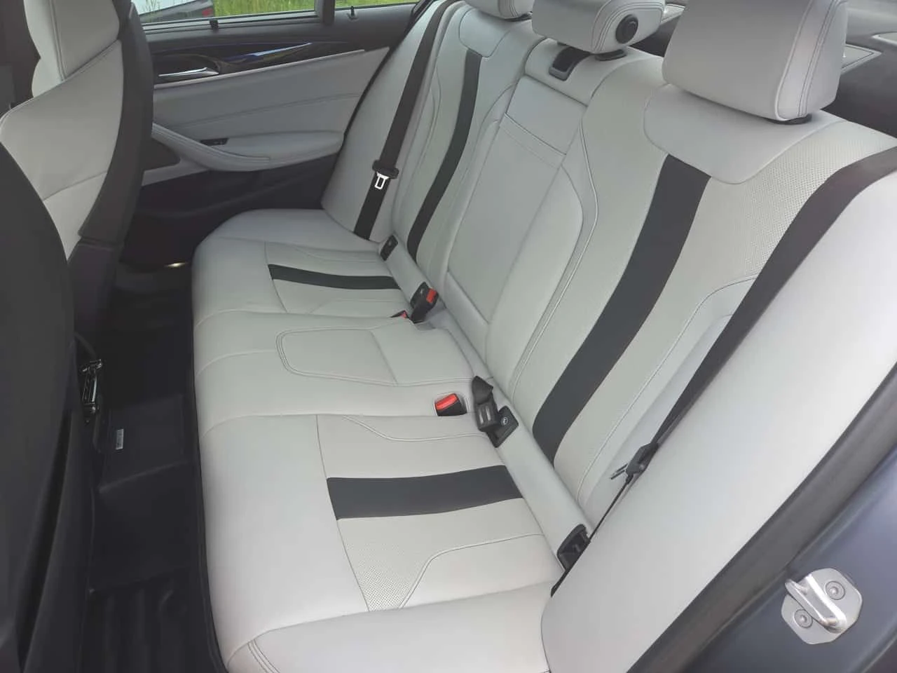 BMW M5 * CARFAX * ОПЦИЯ ЗА ФИНАНСИРАНЕ, снимка 11 - Автомобили и джипове - 55504884