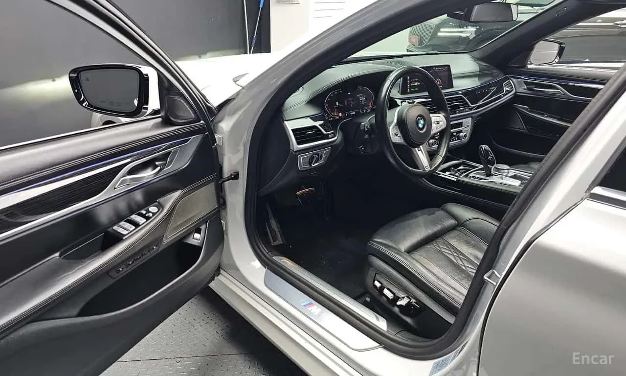 BMW 730 * 730Ld xDrive M Sport * ДИСТРОНИК * ТЕЛЕВИЗОРИ, снимка 10 - Автомобили и джипове - 55571804