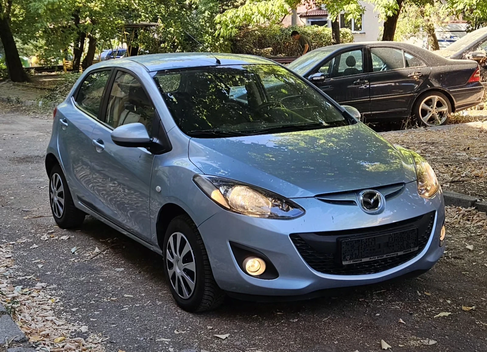 Mazda 2 1.3 i, снимка 2 - Автомобили и джипове - 55677951