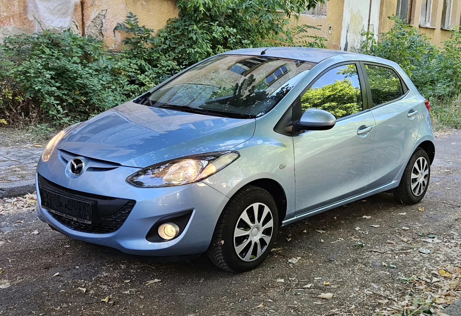 Mazda 2 1.3 i, снимка 5 - Автомобили и джипове - 55677951