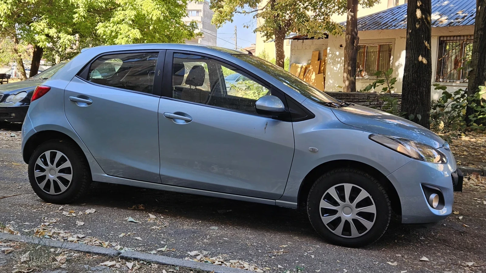 Mazda 2 1.3 i, снимка 3 - Автомобили и джипове - 55677951