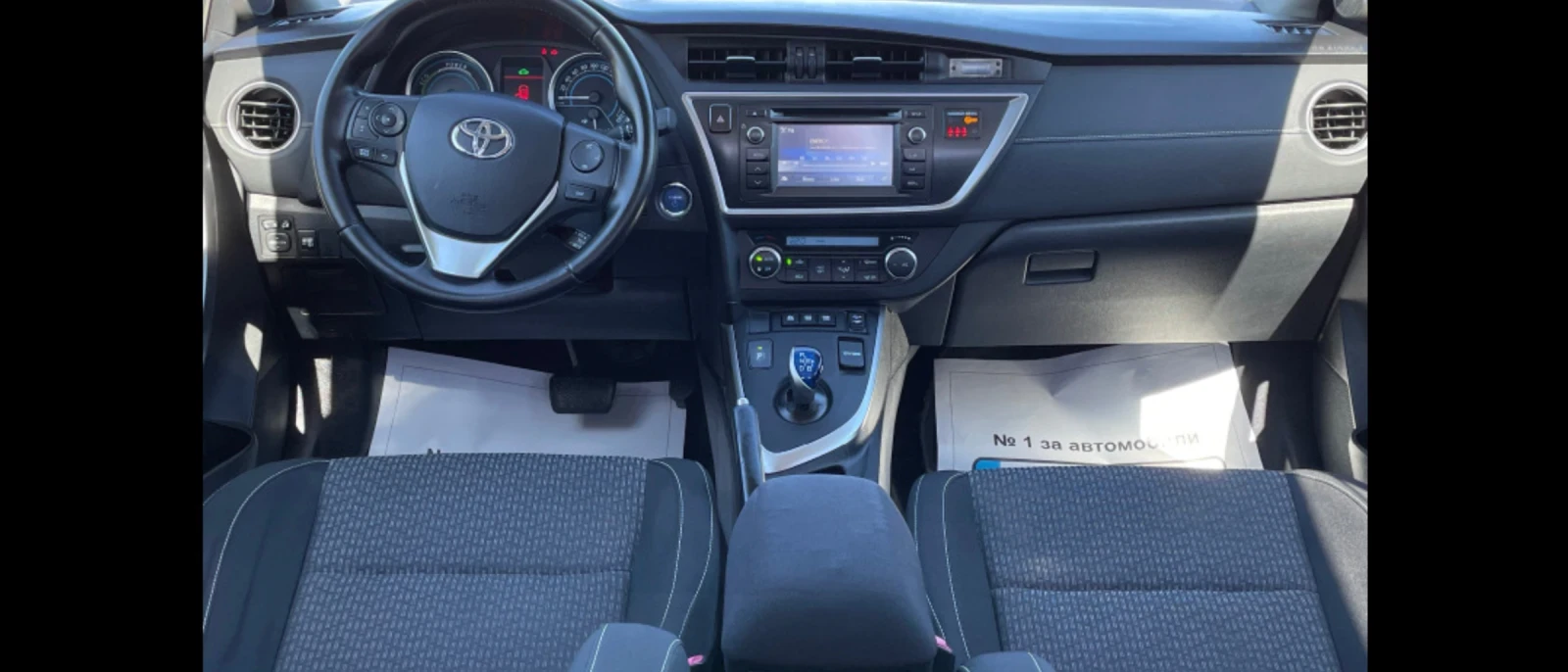 Toyota Auris, снимка 2 - Автомобили и джипове - 56634305