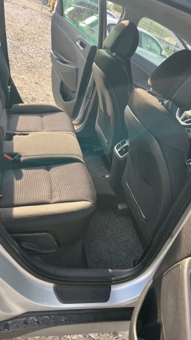 Hyundai Tucson 2.0 4х4 Евро 6 РЕАЛНИ КИЛОМЕТРИ, снимка 13