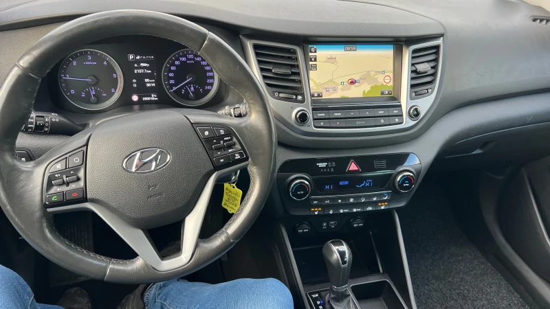 Hyundai Tucson 2.0 4х4 Евро 6 РЕАЛНИ КИЛОМЕТРИ, снимка 8 - Автомобили и джипове - 52143663