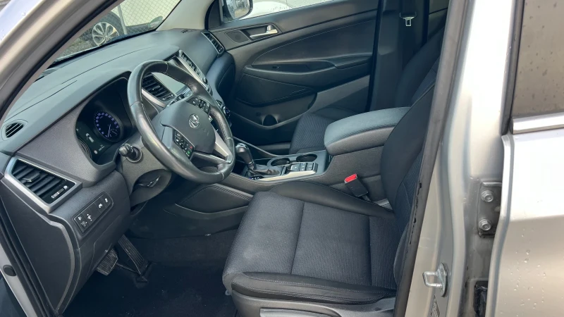 Hyundai Tucson 2.0 4х4 Евро 6 РЕАЛНИ КИЛОМЕТРИ, снимка 10 - Автомобили и джипове - 52143663