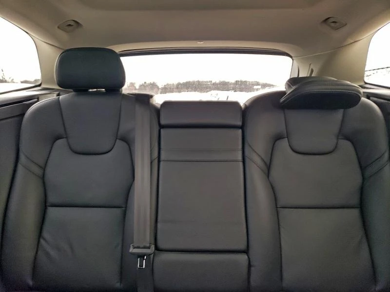 Volvo XC60 2.0L 4 Front-wheel Drive, снимка 13 - Автомобили и джипове - 52857609