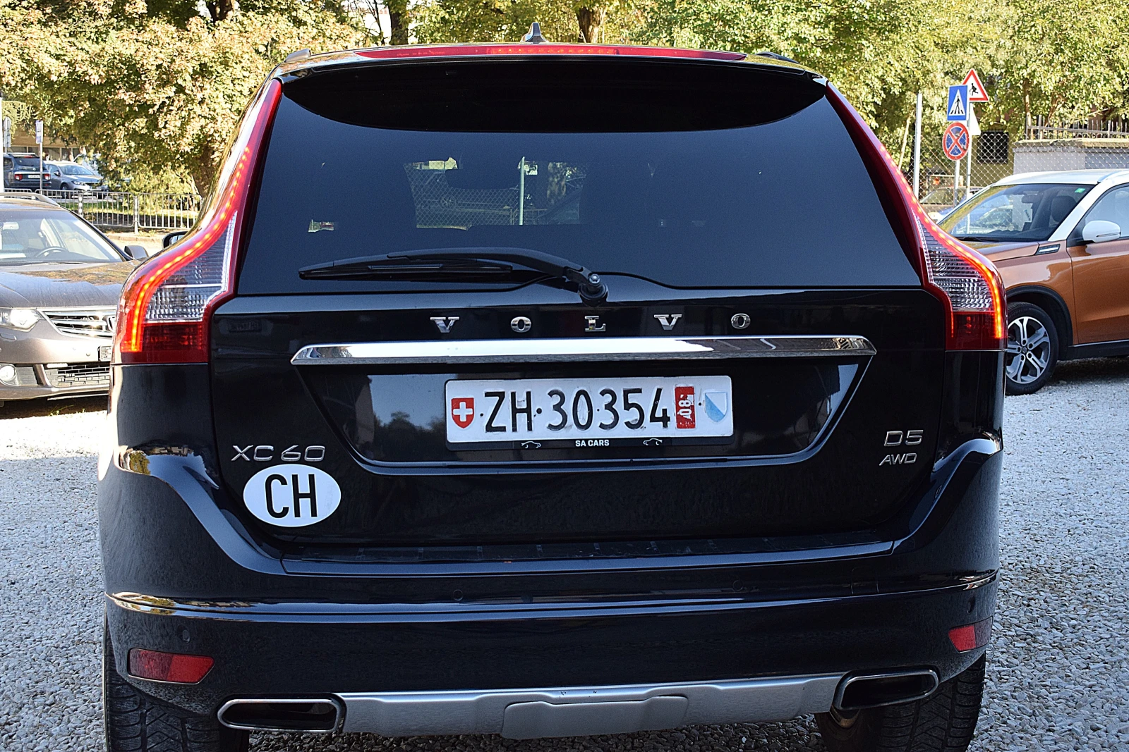 Volvo XC60 2.4ШВЕЙЦАРИЯ/D5/215к.с./LUX/КОЖА/НАВИ/DVD/КСЕНОН - изображение 5