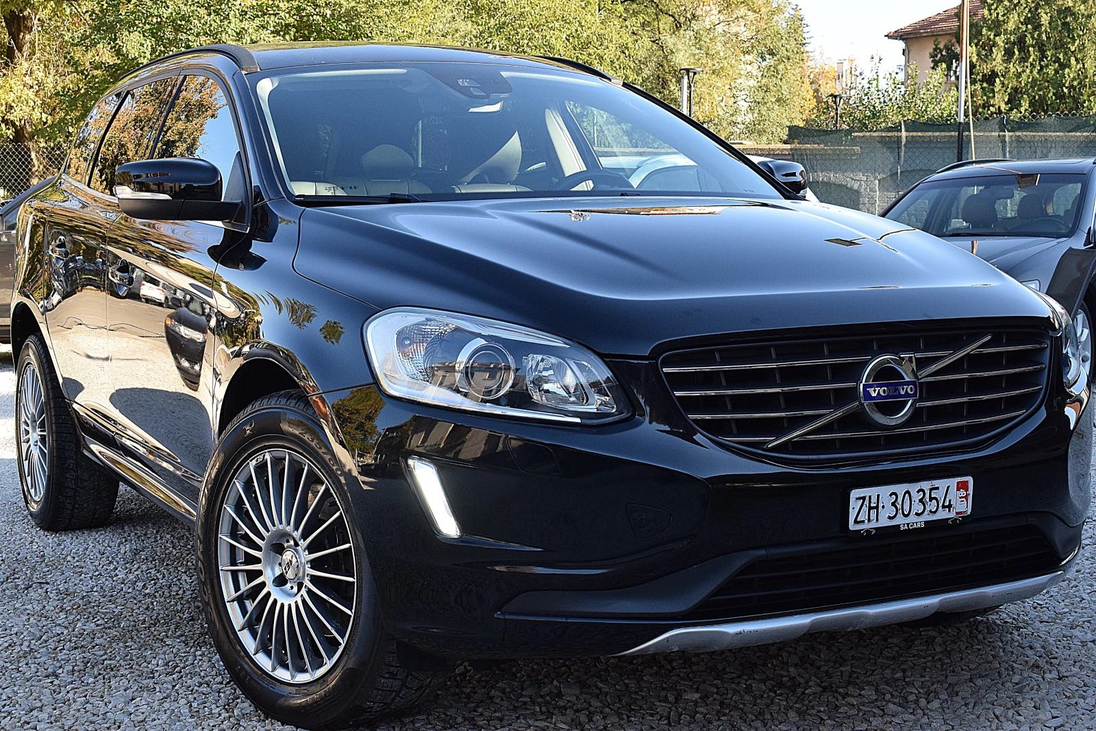 Volvo XC60 2.4ШВЕЙЦАРИЯ/D5/215к.с./LUX/КОЖА/НАВИ/DVD/КСЕНОН - изображение 3