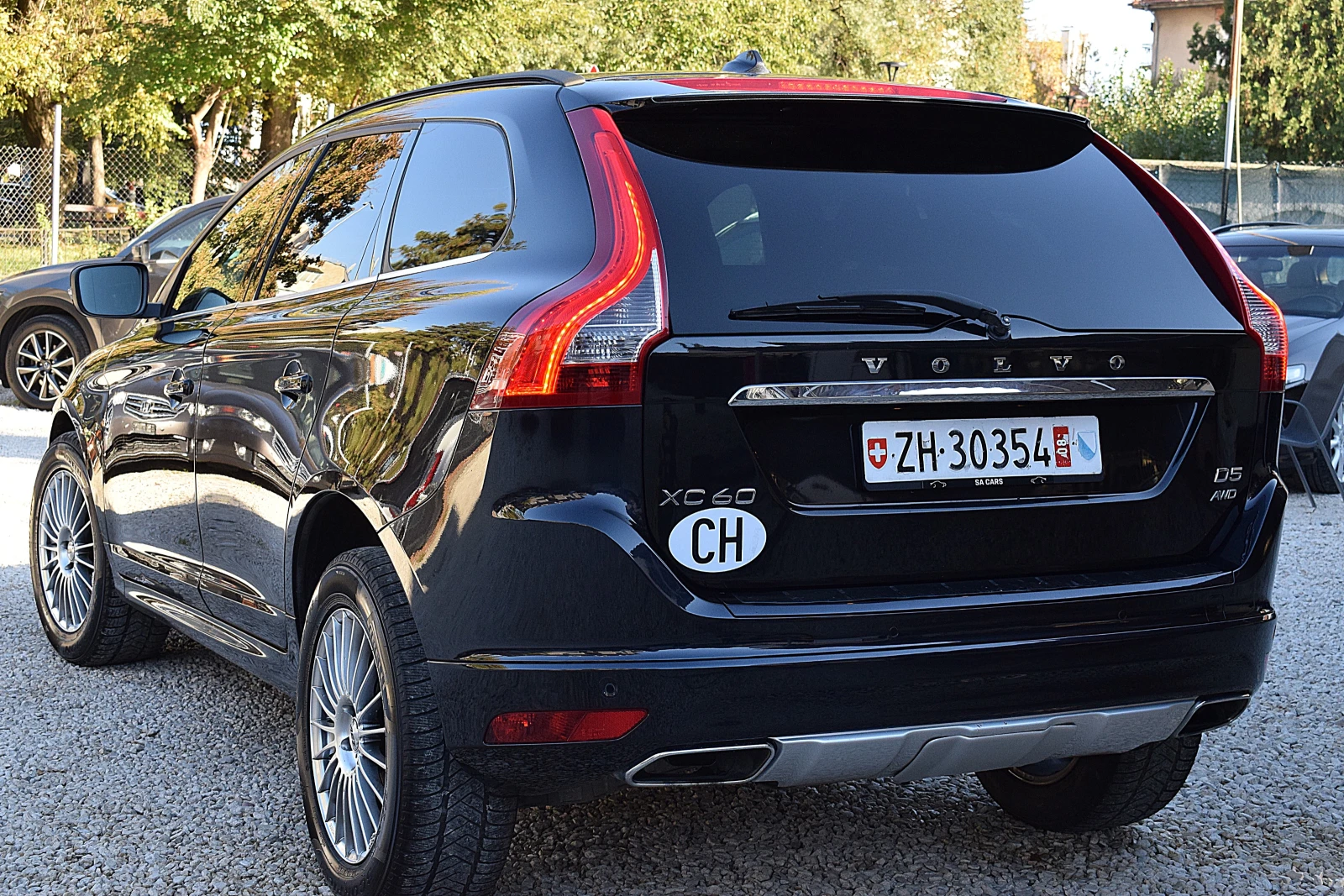 Volvo XC60 2.4ШВЕЙЦАРИЯ/D5/215к.с./LUX/КОЖА/НАВИ/DVD/КСЕНОН - изображение 6