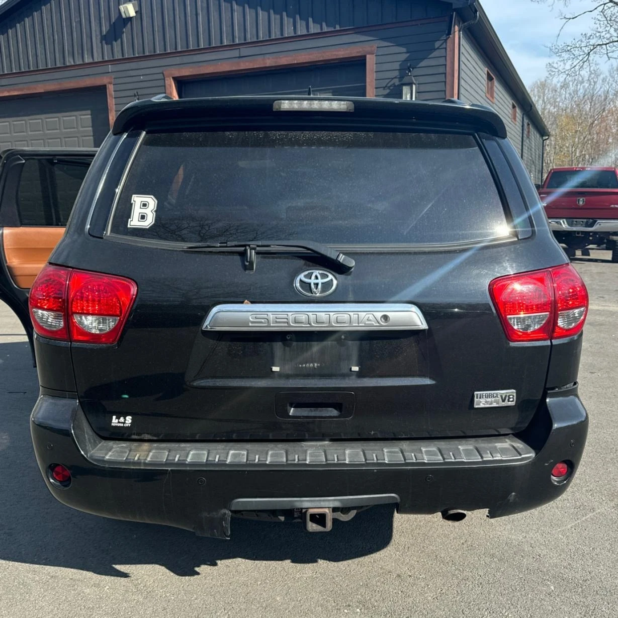 Toyota Sequoia PLATINUM 5.7 AWD - изображение 10