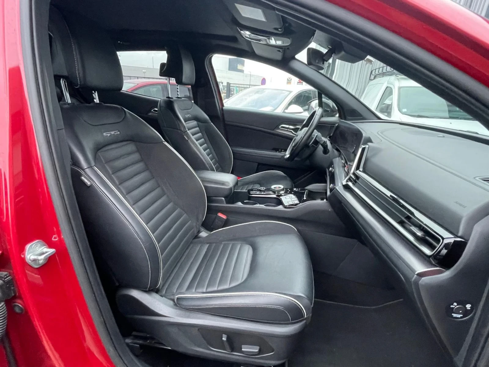 Kia Sportage 1.6 T-GDI 230 HEV GT LINE - изображение 8