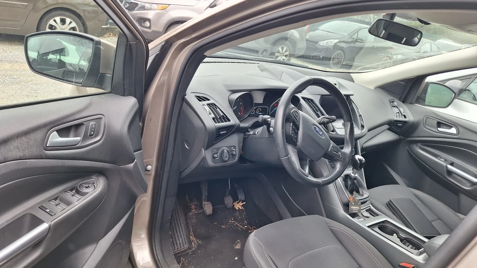 Ford Kuga 1.5 EcoBoost SeS 2WD ST-Line, снимка 10 - Автомобили и джипове - 54177653