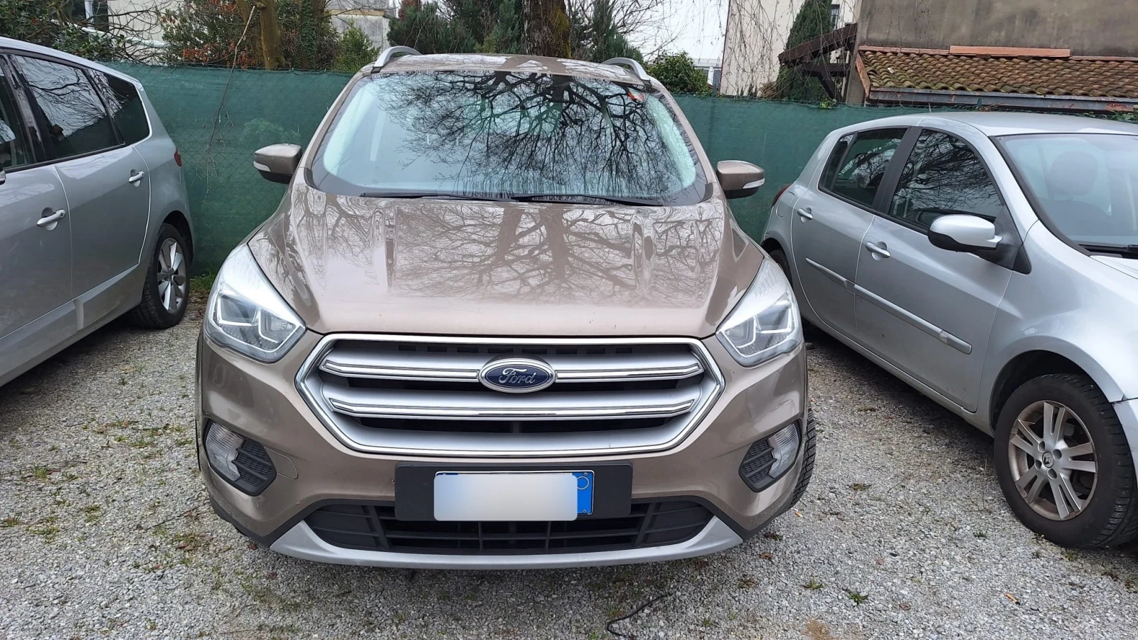 Ford Kuga 1.5 EcoBoost SeS 2WD ST-Line, снимка 4 - Автомобили и джипове - 54177653