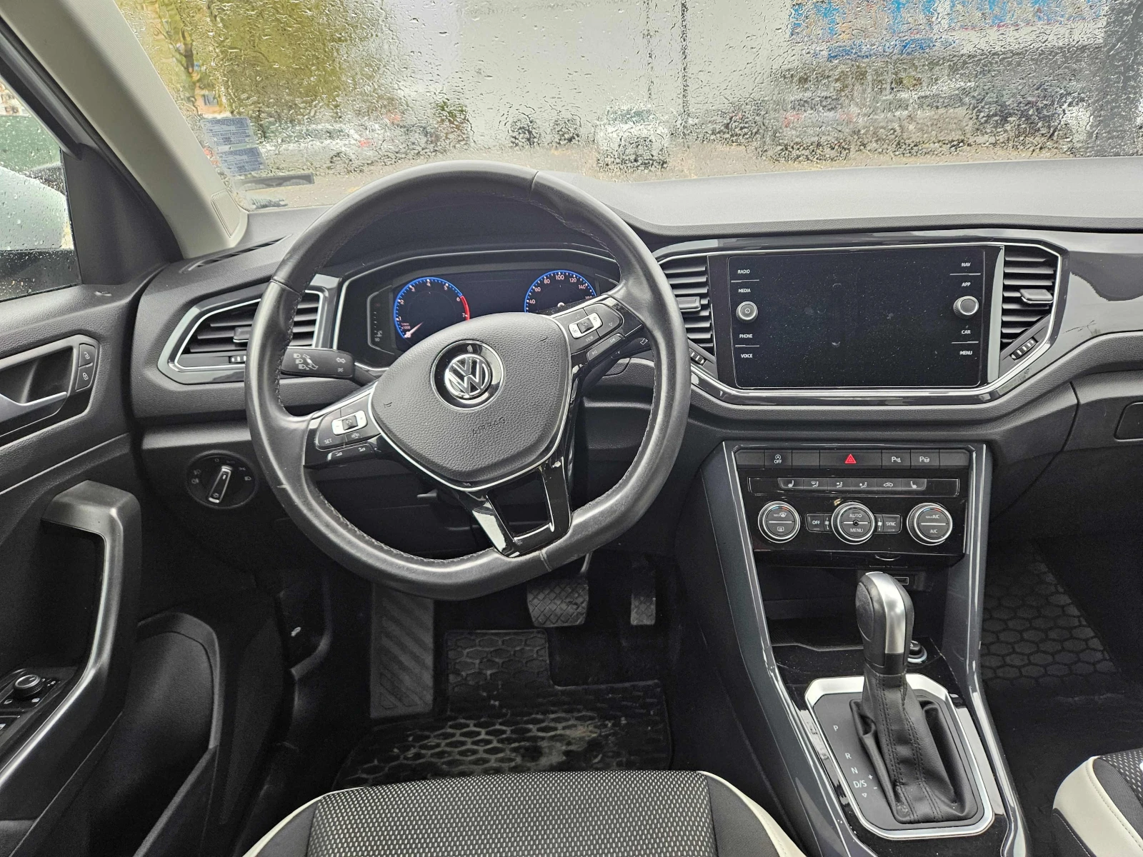 VW T-Roc Sport, снимка 9 - Автомобили и джипове - 54369481