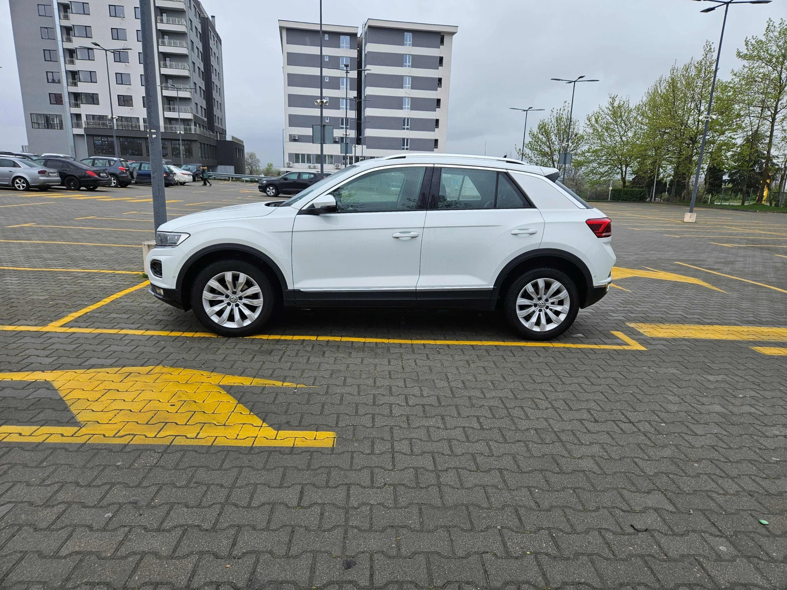 VW T-Roc Sport, снимка 3 - Автомобили и джипове - 54369481