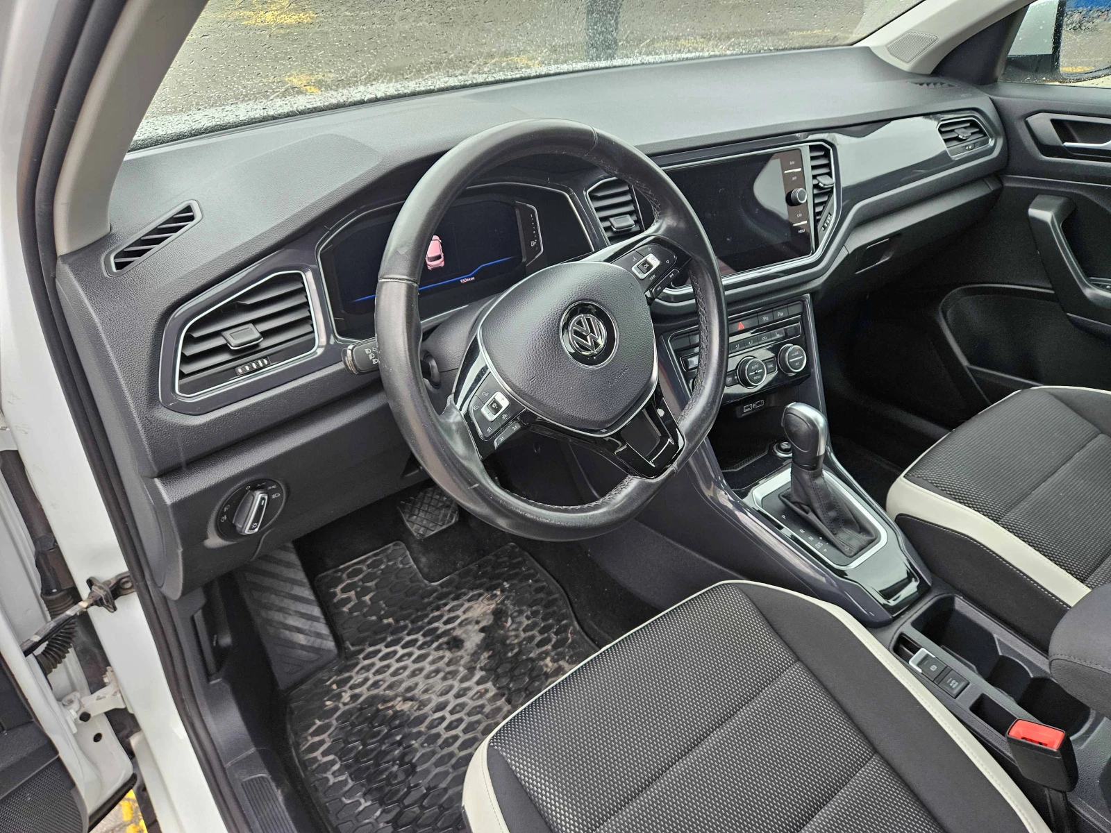 VW T-Roc Sport, снимка 7 - Автомобили и джипове - 54369481