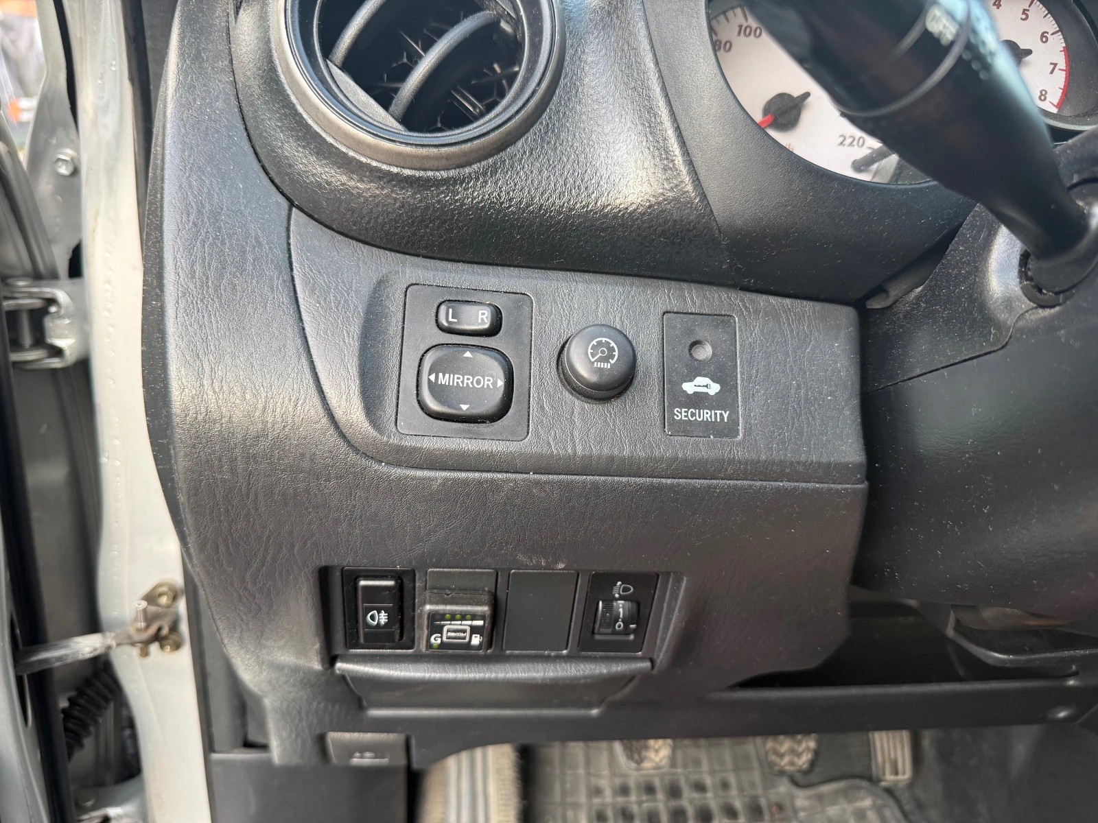Toyota Rav4, снимка 8 - Автомобили и джипове - 55343003