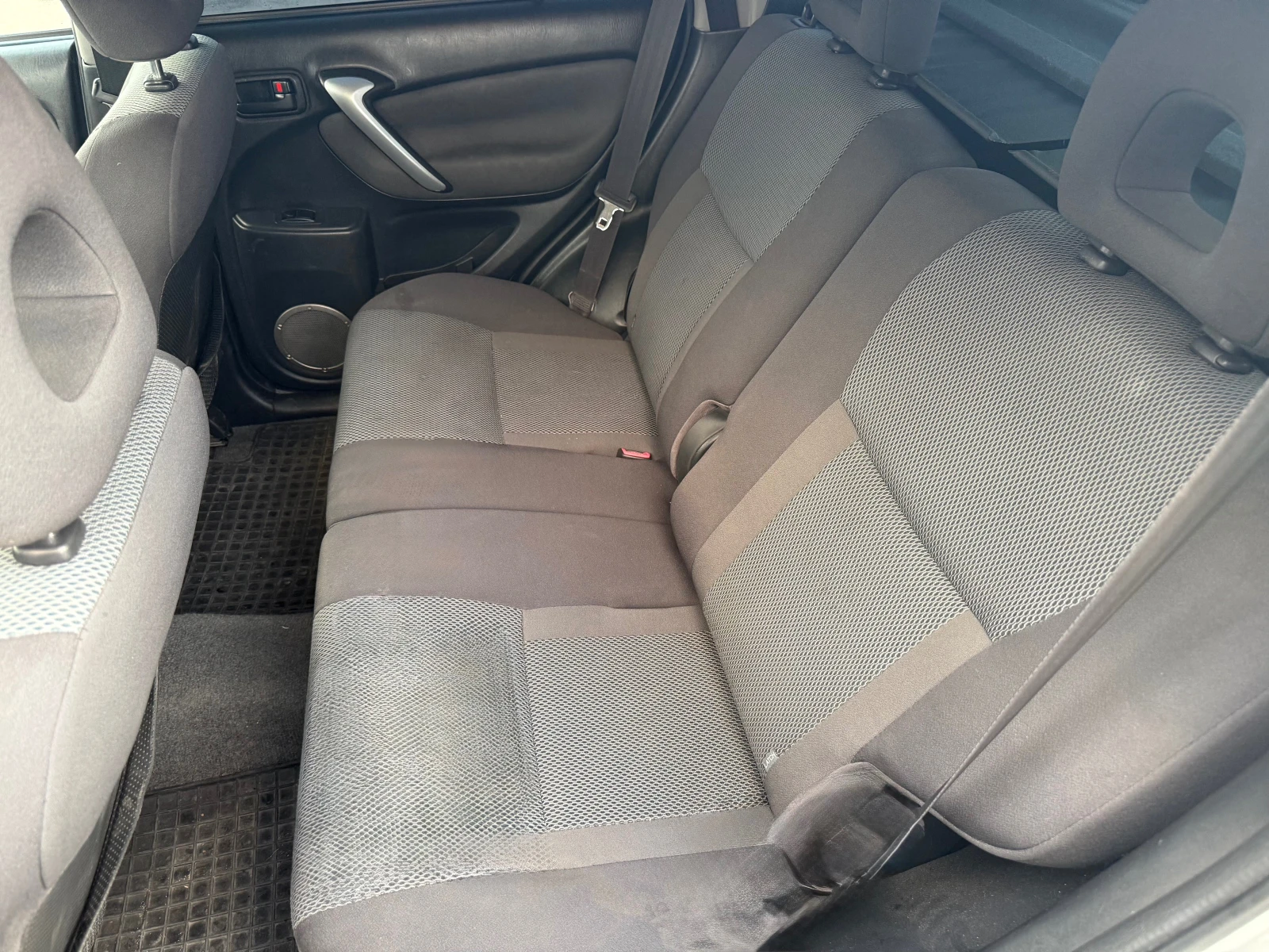 Toyota Rav4, снимка 7 - Автомобили и джипове - 55343003