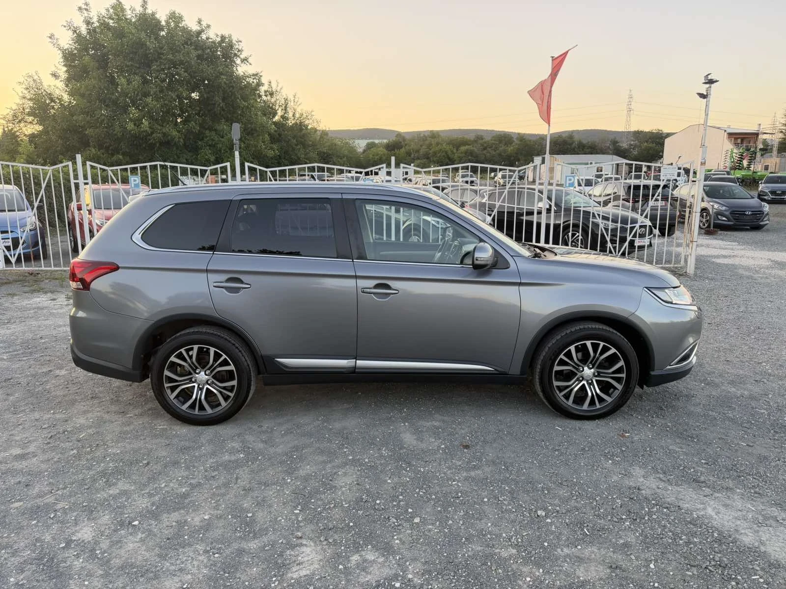 Mitsubishi Outlander 2.2-150 к.с / 4X4 / АВТОМАТИК / НАВИГАЦИЯ / ЕВРО6, снимка 4 - Автомобили и джипове - 55494911