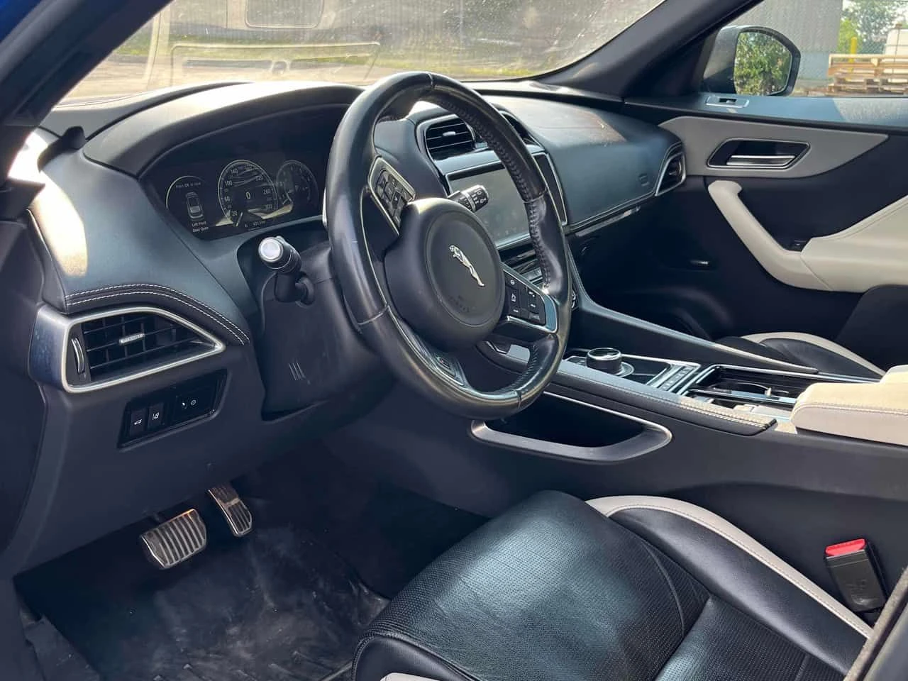 Jaguar F-PACE  S / DISTRONIC / HUD / PANO, снимка 10 - Автомобили и джипове - 55613533