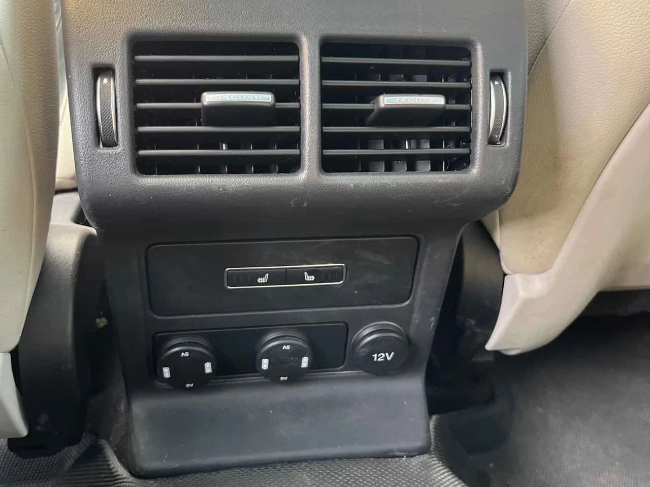 Jaguar F-PACE  S / DISTRONIC / HUD / PANO, снимка 13 - Автомобили и джипове - 55613533
