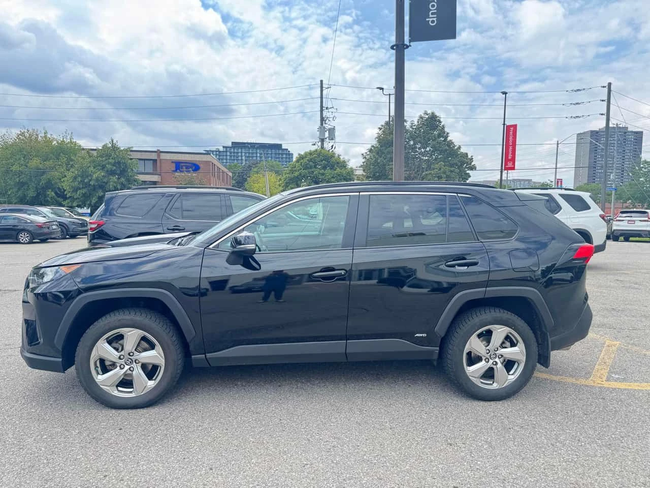 Toyota Rav4 Hybrid LE / CARFAX / АВТОКРЕДИТ , снимка 2 - Автомобили и джипове - 55650374