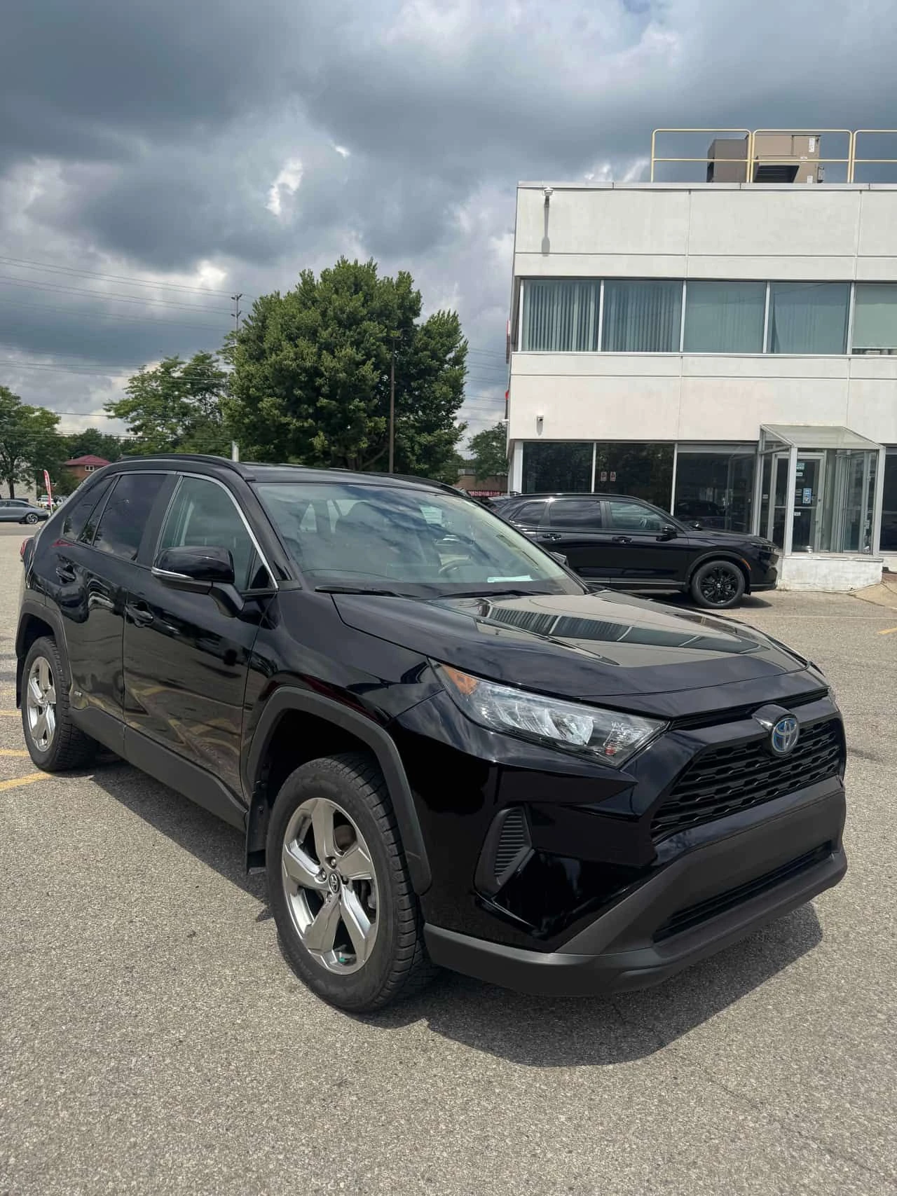 Toyota Rav4 Hybrid LE / CARFAX / АВТОКРЕДИТ , снимка 3 - Автомобили и джипове - 55650374