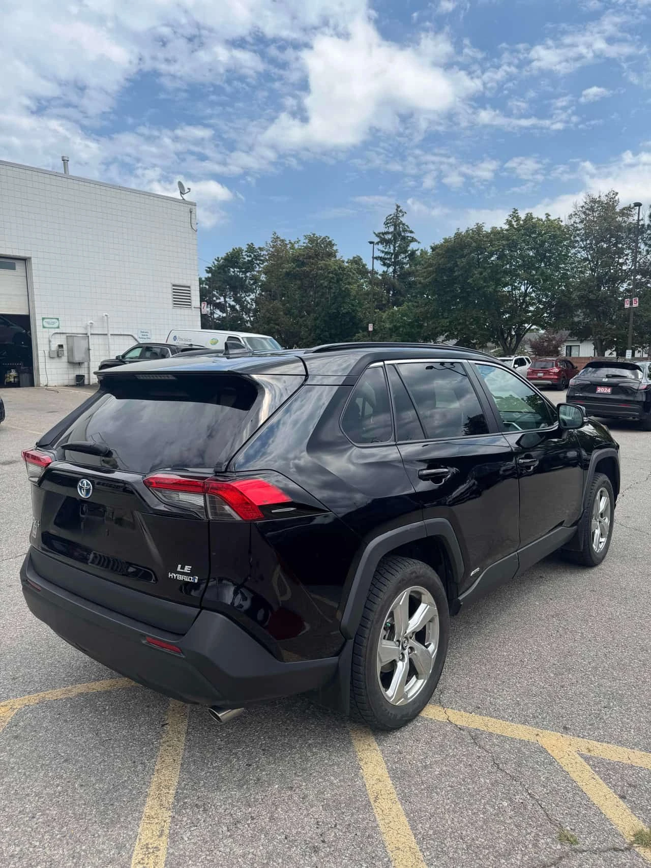 Toyota Rav4 Hybrid LE / CARFAX / АВТОКРЕДИТ , снимка 12 - Автомобили и джипове - 55650374