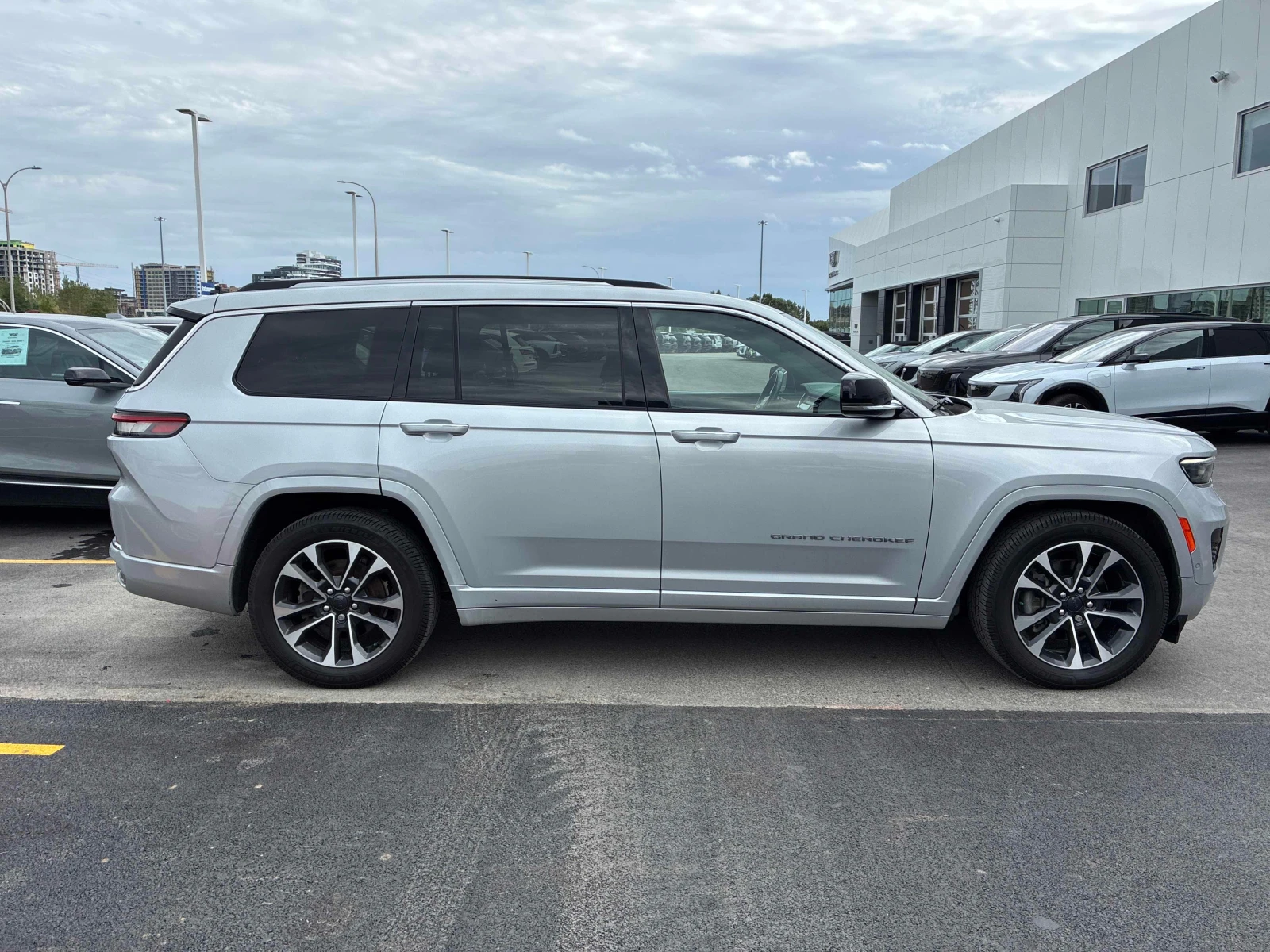 Jeep Grand cherokee Overland | CARFAX | БЕЗ ИНЦИДЕНТИ, снимка 4 - Автомобили и джипове - 56142875