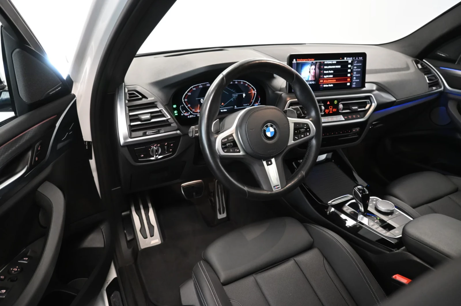 BMW X3 20i* XDRIVE* М-SPORT* LASER* PANO* H/K* 360* , снимка 7 - Автомобили и джипове - 56172749