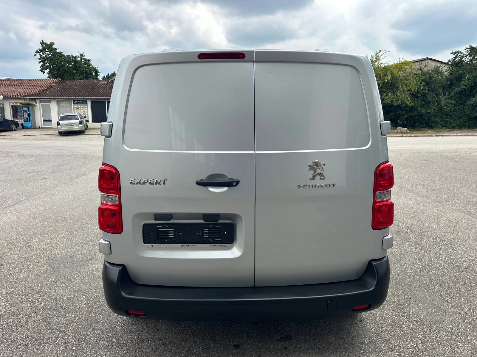 Peugeot Expert 2.0BlueHDI* Навигация* Италия* , снимка 6 - Бусове и автобуси - 55122111
