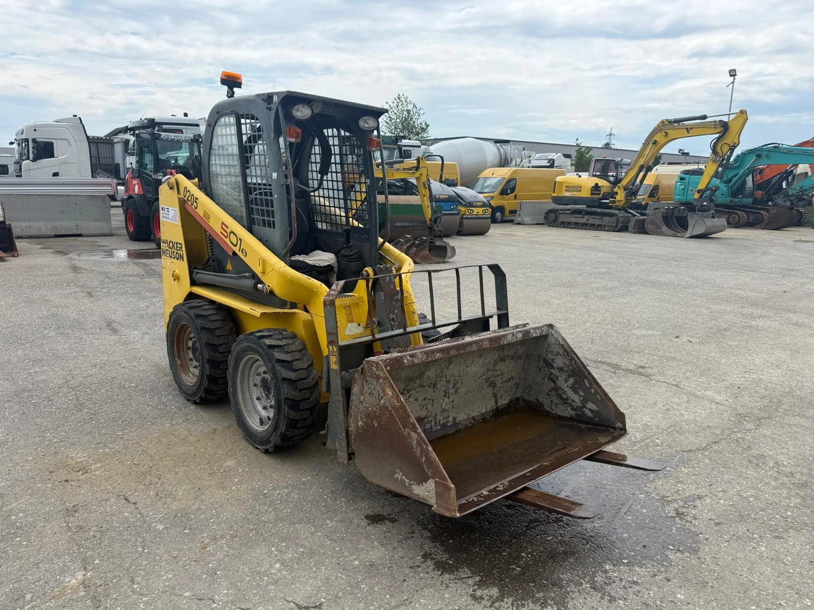 Мини челни товарачи Друга Wacker Neuson 501s