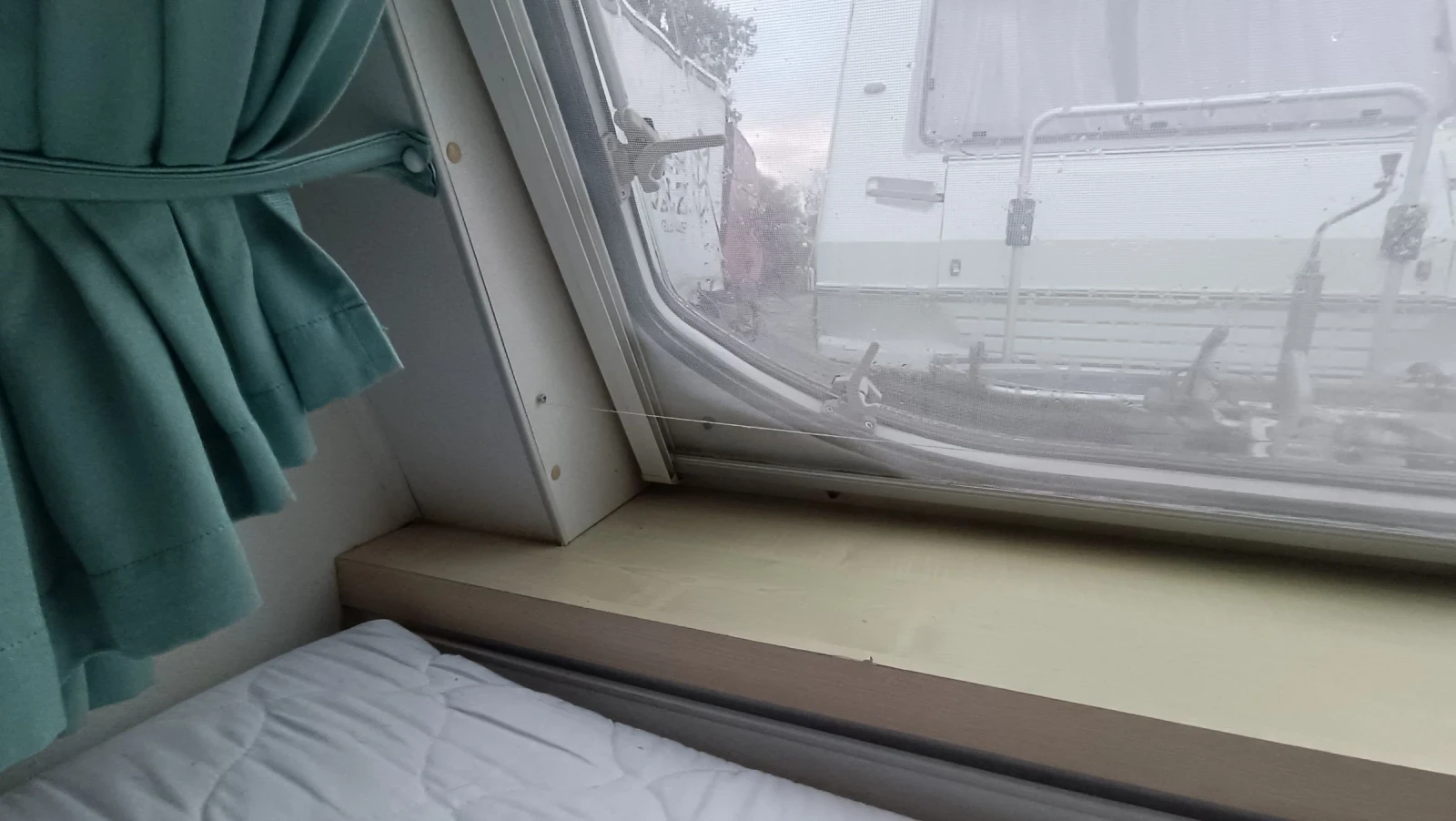 Каравана Chateau 430, снимка 12 - Каравани и кемпери - 56676690